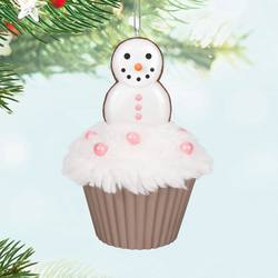 2025 Merry Macarons 16th in the Christmas Cupcakes series